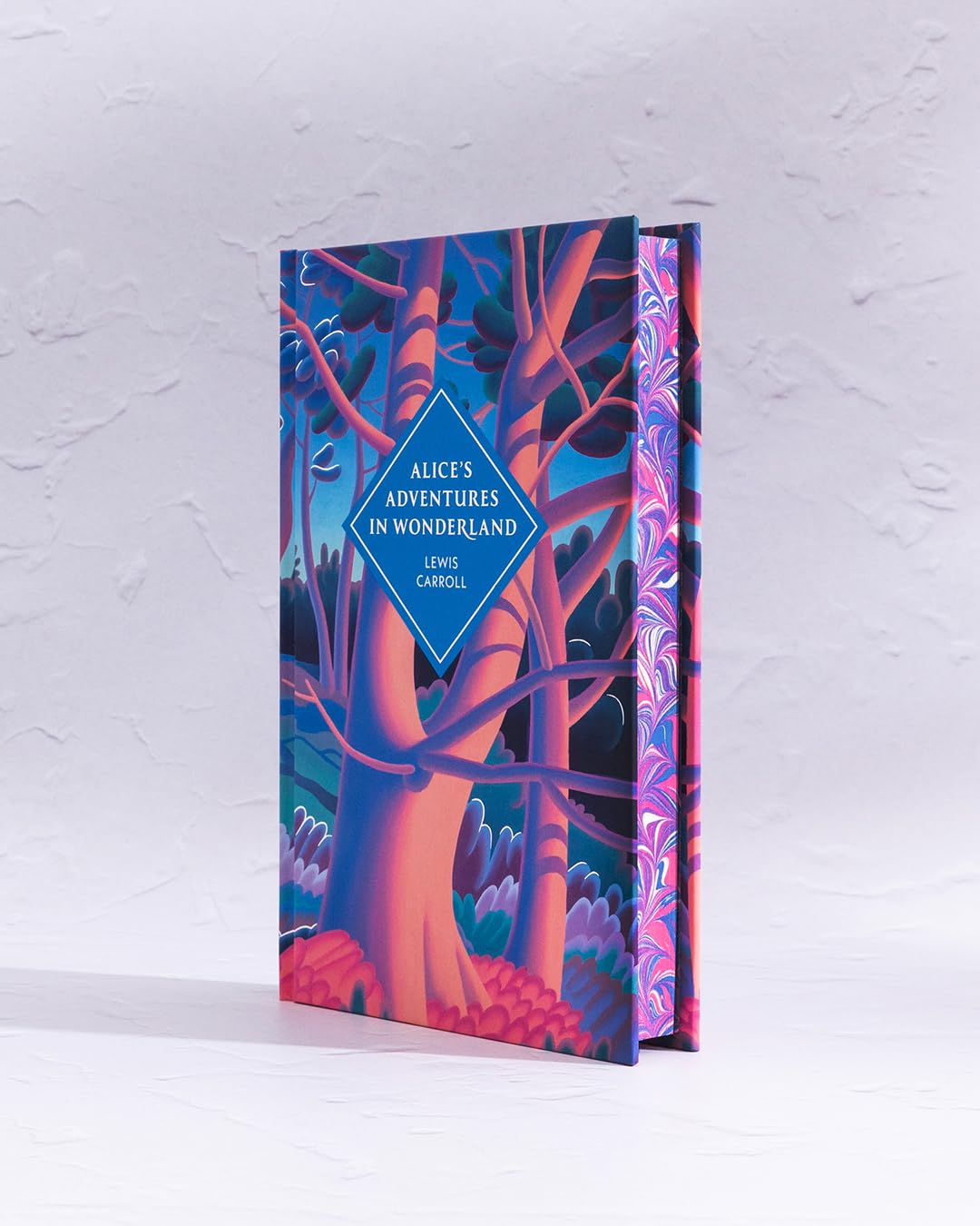 Alice's Adventures in Wonderland and Through the Looking Glass: A sprayed edge gift edition of Carroll's magical classic with marbled endpapers, ... and ribbon (Vintage Collector's Classics) - Retail Maharaj