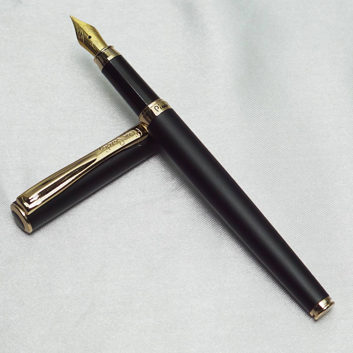 Pierre Cardin Golden Eye Fountain Pen
