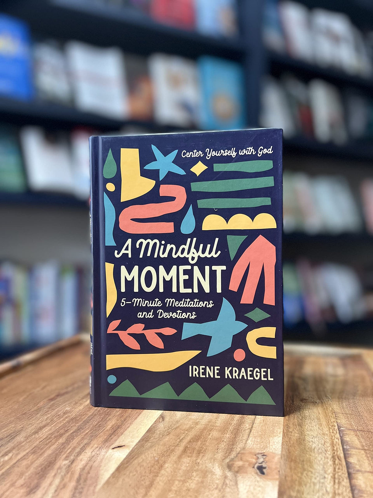 A Mindful Moment: 5-Minute Meditations and Devotions - Retail Maharaj
