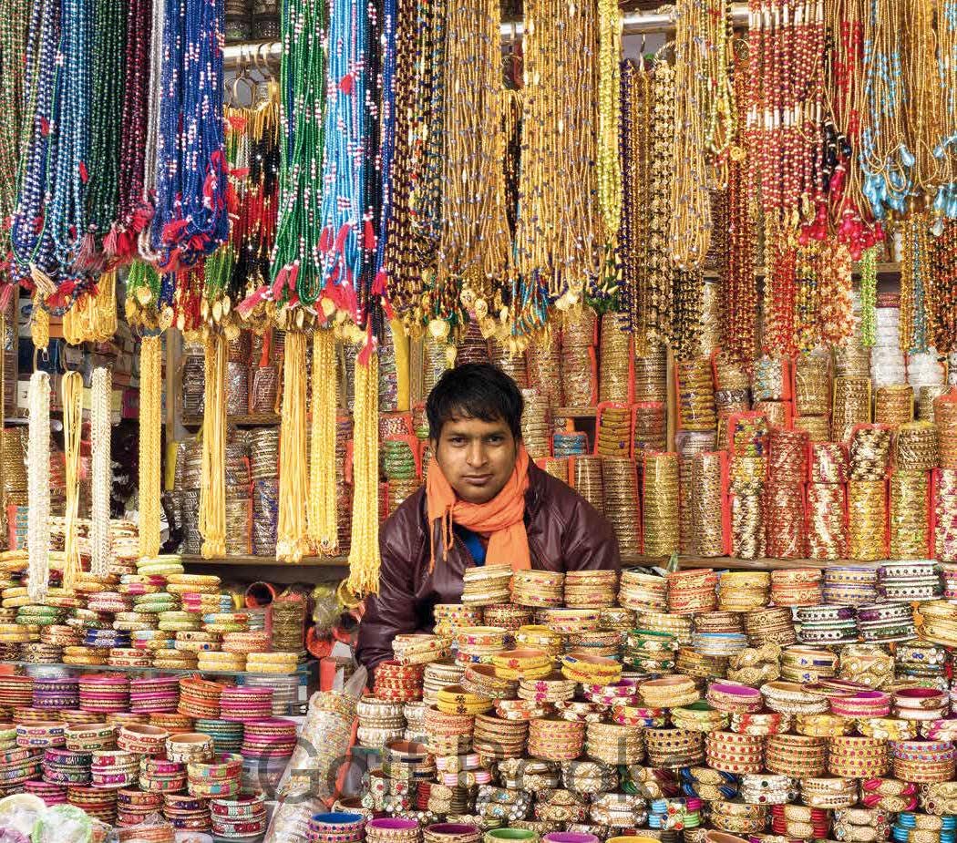 Hippie India: Dreamers and Seekers in the Land of Nirvana - Retail Maharaj