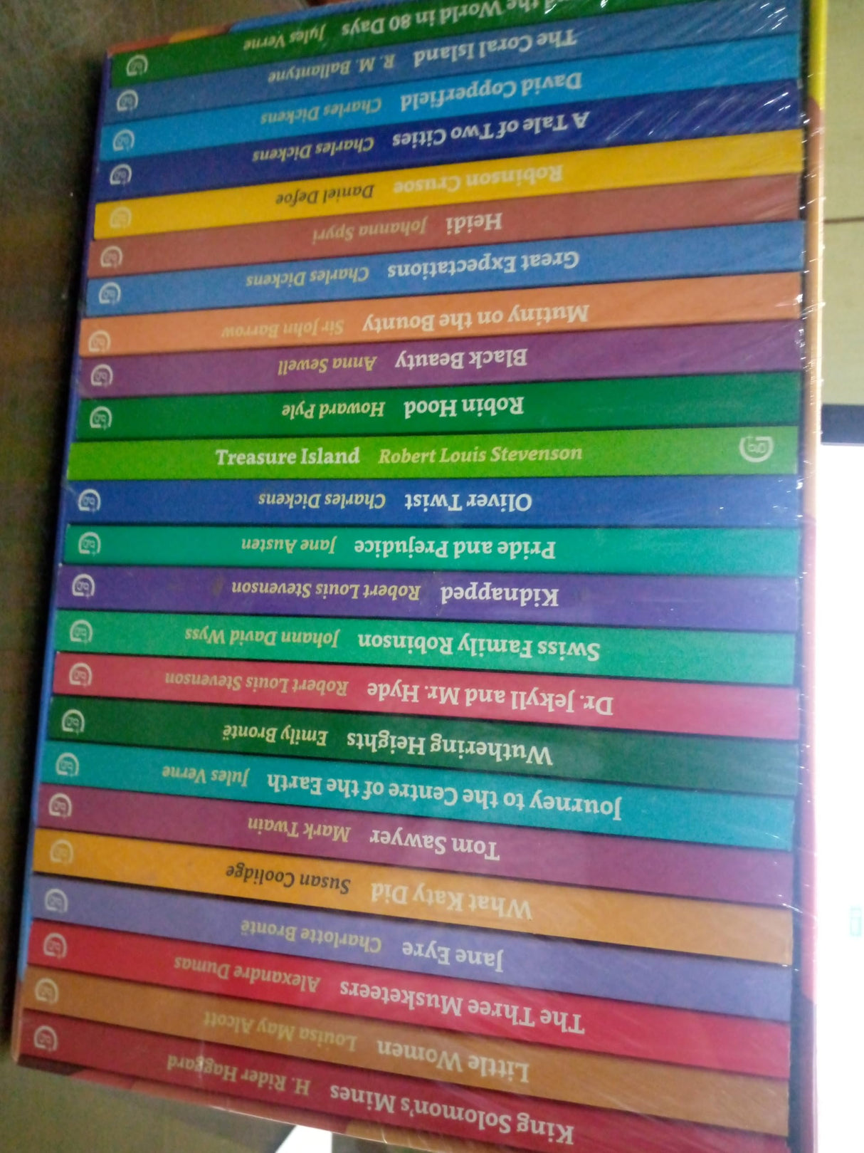 24 ILLUSTRATED CHOSEN CLASSICS RETOLD - Retail Maharaj