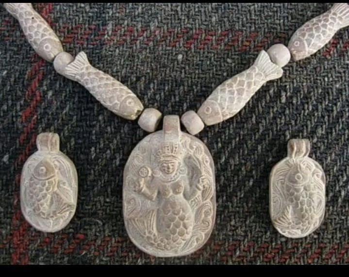 Soapstone Carving – Mermaid Pendant Set (Matsyakanya) from Odisha – Tribal Folk Jewelry - Retail Maharaj