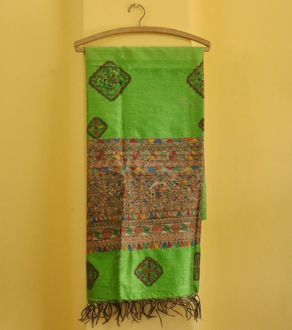 Emerald Heritage Madhubani Silk Dupatta – Handpainted Green Dupatta with Traditional Folk Motifs (97.5 x 35 inch) | Indian Ethnic Wear for Festivals & Gifting - Retail Maharaj