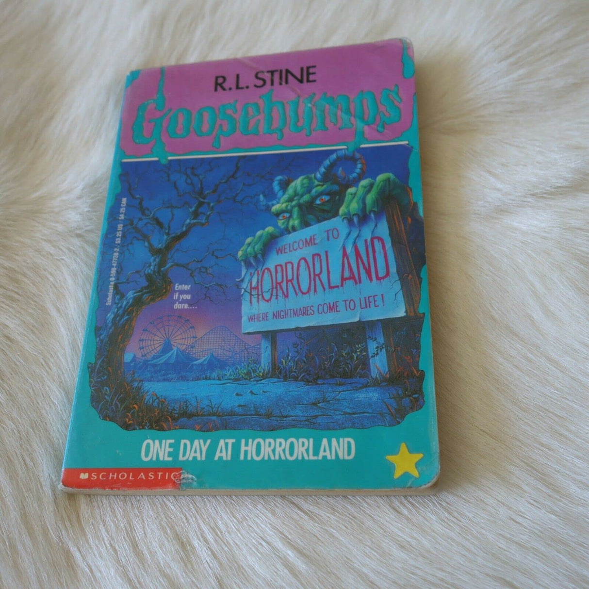 GB #16 ONE DAY AT HORRORLAND - Retail Maharaj