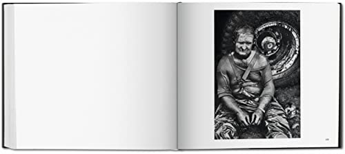 Sebastiao Salgado. Kuwait. A Desert on Fire - Retail Maharaj