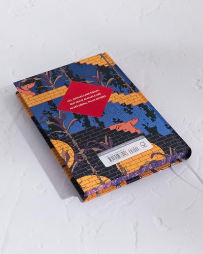 Animal Farm: Orwell’s disturbing political satire introduced by Christopher Hitchens (Vintage Collector's Classics) - Retail Maharaj