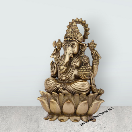 Ganesh Murti - 6 x 4 Inches | Brass Vinayaka Idol / Ganesh Sitting On Lotus for Pooja/ 680 Gms Approx - Retail Maharaj