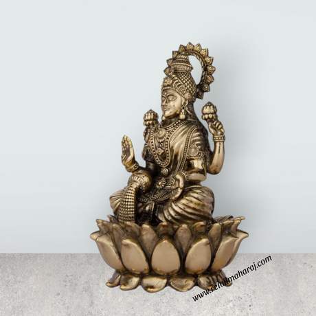 Laxmi Statue - 6 x 4 Inches | Lakshmi Statue Sitting On Lotus/ Brass Idol for Pooja/ 565 Gms Approx - Retail Maharaj