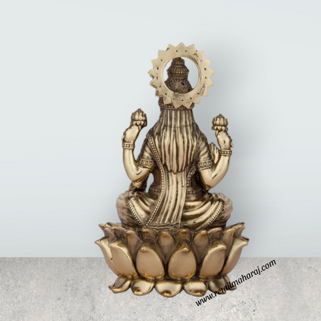Laxmi Statue - 6 x 4 Inches | Lakshmi Statue Sitting On Lotus/ Brass Idol for Pooja/ 565 Gms Approx - Retail Maharaj