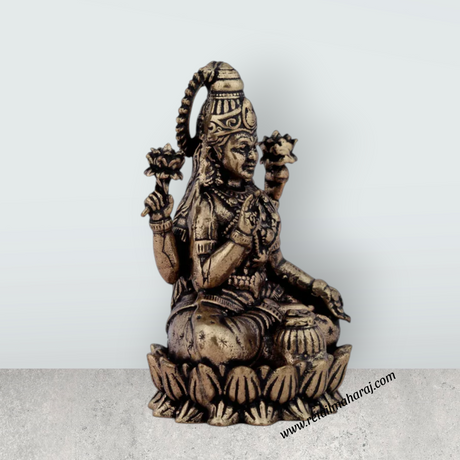 Laxmi Devi Statue - 2 x 1.25 Inches | Lakshmi Statue Sitting On Lotus/ Brass Idol for Pooja/ 45 Gms Approx - Retail Maharaj