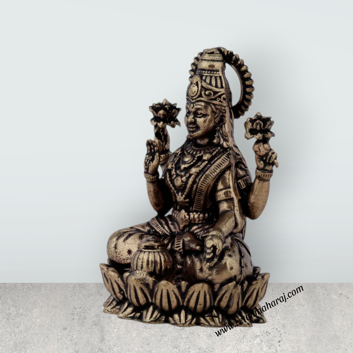 Laxmi Devi Statue - 2 x 1.25 Inches | Lakshmi Statue Sitting On Lotus/ Brass Idol for Pooja/ 45 Gms Approx - Retail Maharaj