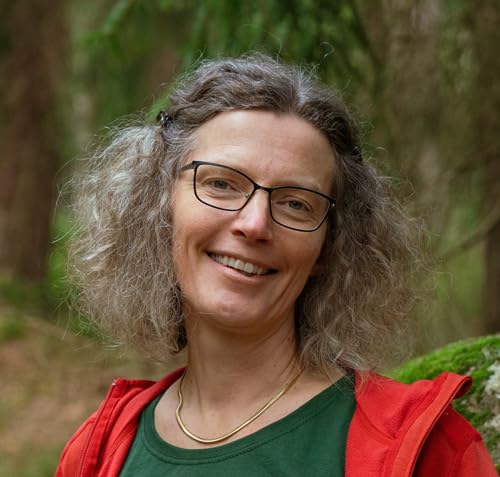 Tapestries of Life: Uncovering the Lifesaving Secrets of the Natural World - Retail Maharaj
