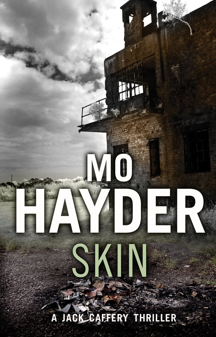 Skin: Featuring Jack Caffrey, star of BBC’s Wolf series. A tense and terrifying thriller from the bestselling author - Retail Maharaj