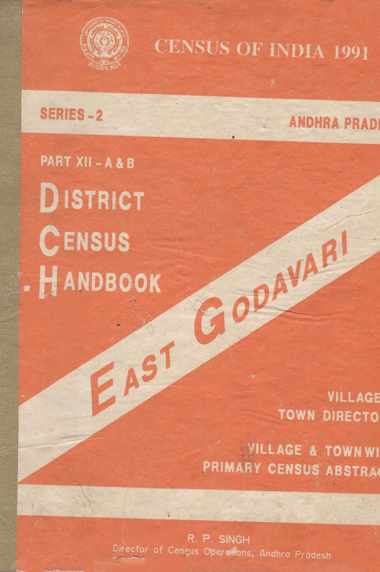 Census of India 1991 - Andhra Pradesh - District Census Handbook - East Godavari [Hardcover] Director of Census Operations