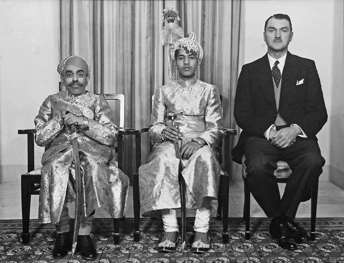Maharana: The Story of the Rulers of Udaipur - Retail Maharaj