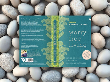 Worry Free Living: Let Go of Stress and Live in Peace and Happiness - Retail Maharaj