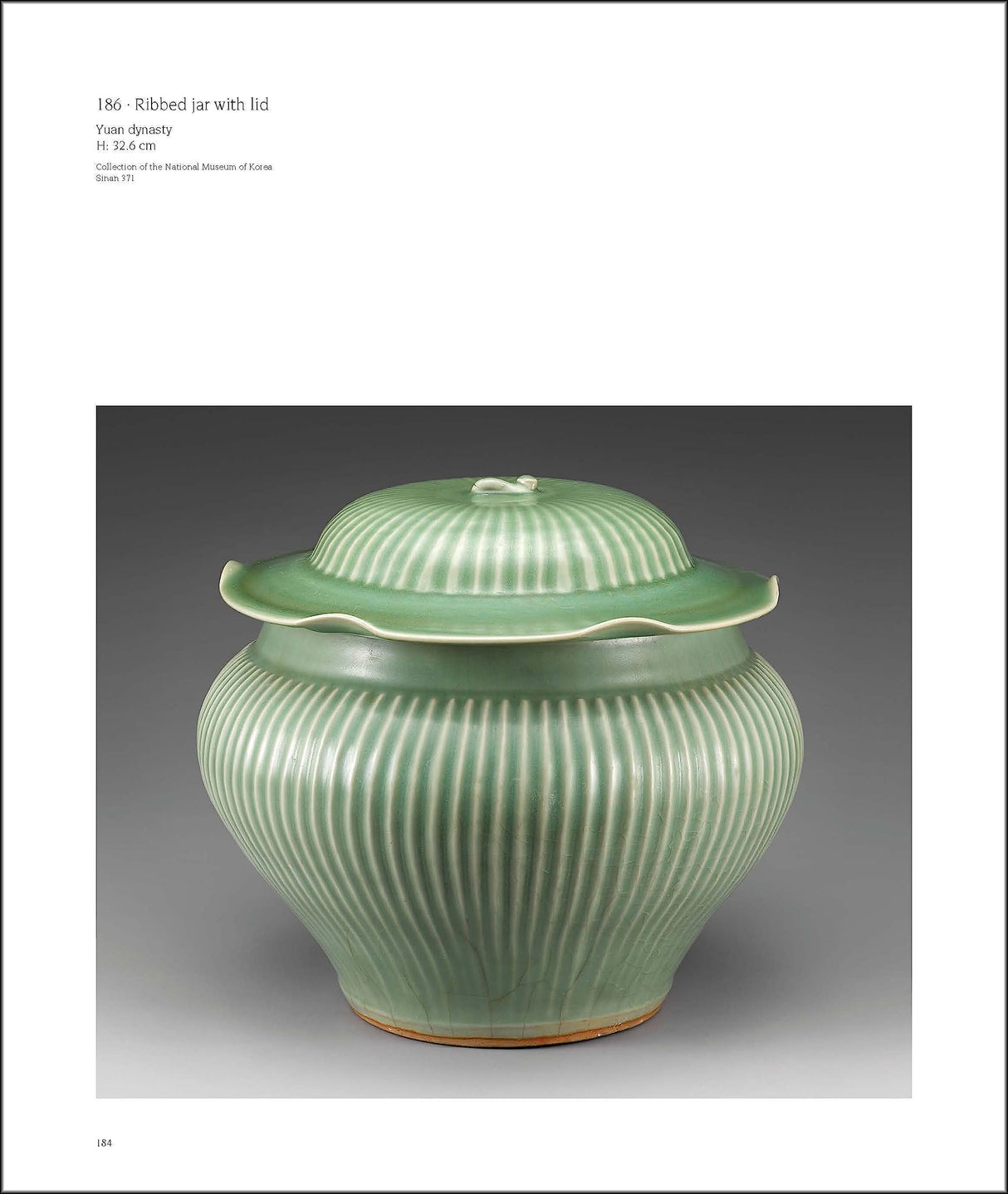 Jade Green and Kingfisher Blue: Longquan Wares from Museums and Art Institutes Around the World (Masterpieces of Chinese Ceramics) - Retail Maharaj