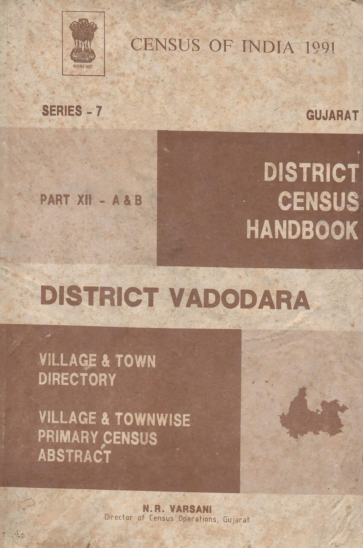 Census of India 1991 - Gujarat - District Census Handbook - District Vadodara [Hardcover] N R Varsani
