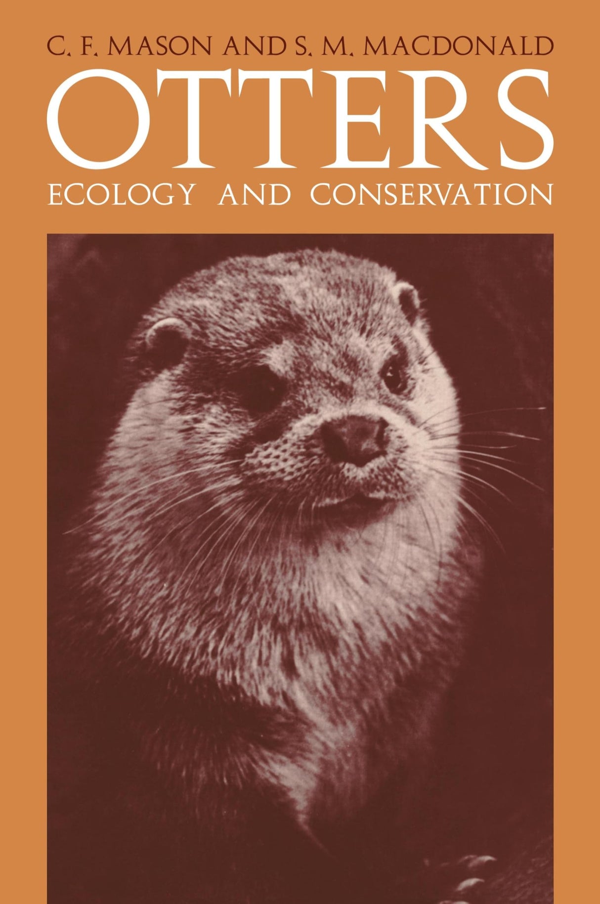 Otters: Ecology and Conservation - Retail Maharaj
