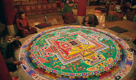 Mandala In Search of Enlightenment: Sacred Geometry in the World’s Spiritual Arts: Sacred Geometry in the World’s Spiritual Arts - Retail Maharaj