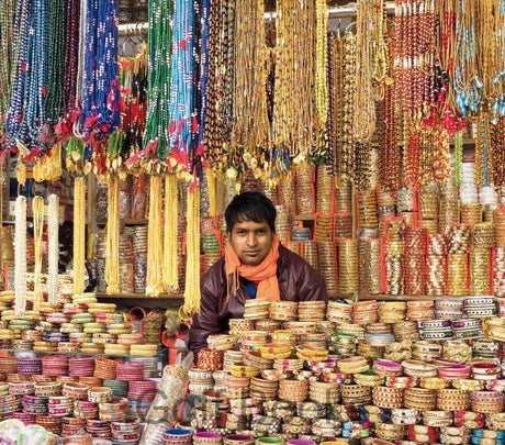 Hippie India: Dreamers and Seekers in the Land of Nirvana - Retail Maharaj