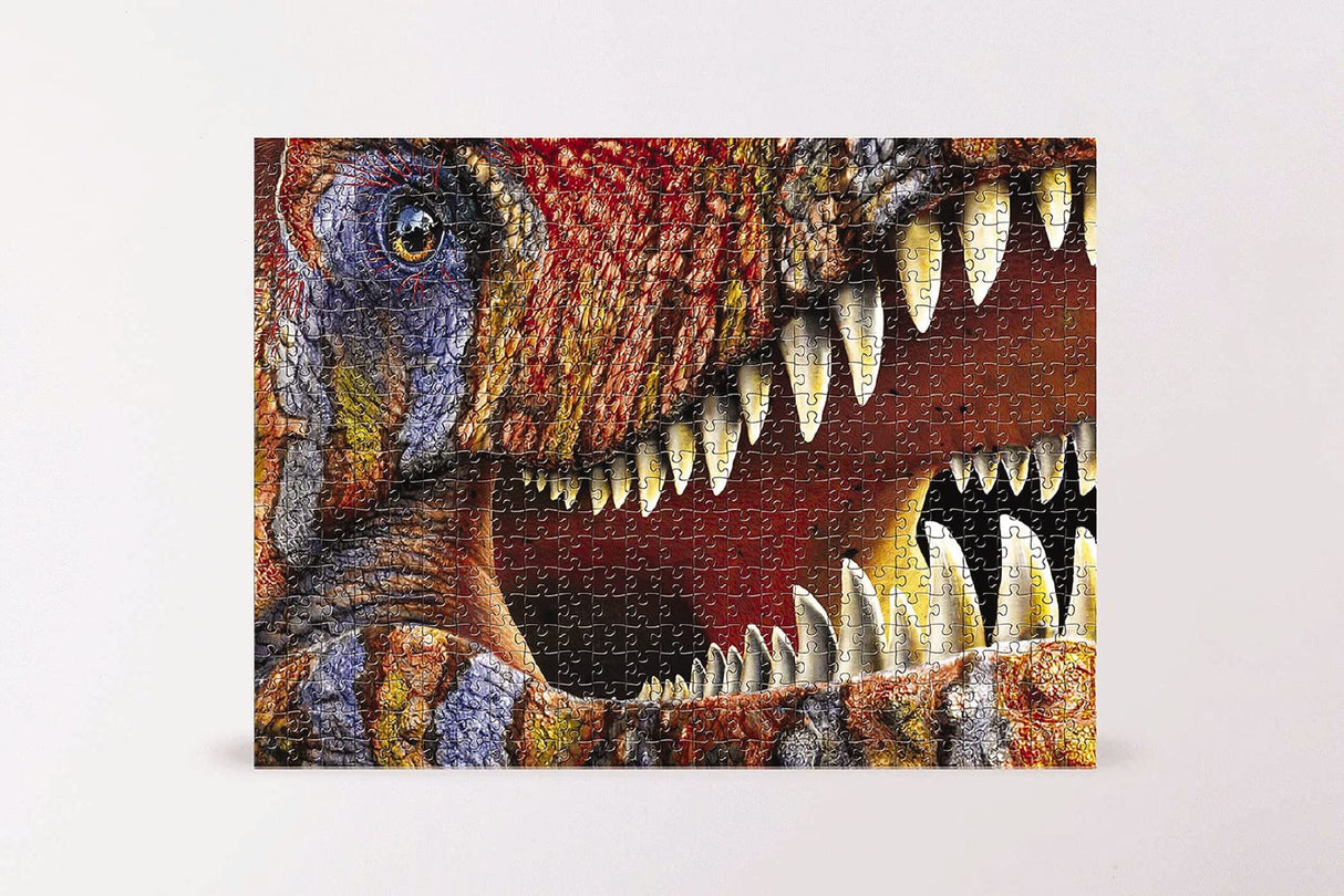 Dinosaurs: 550-Piece Jigsaw Puzzle & Book: A 550-Piece Family Jigsaw Puzzle Featuring the T-Rex Handbook! (Discovering) - Retail Maharaj