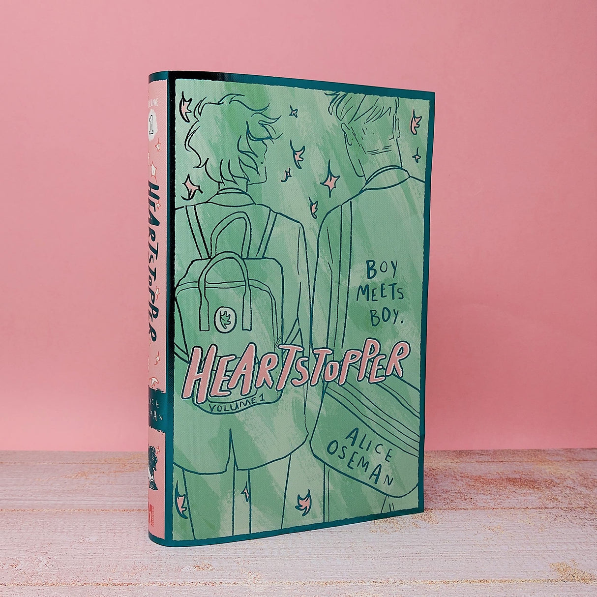 Heartstopper Volume 1 - Retail Maharaj