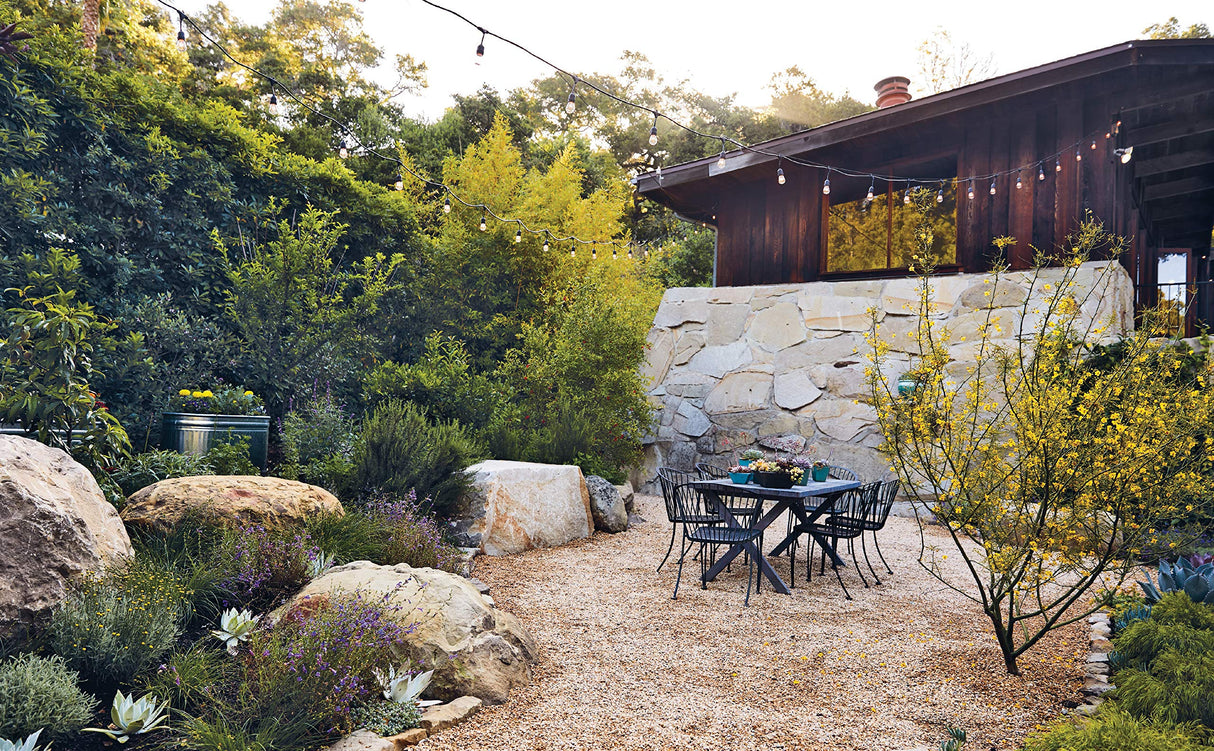 Small Garden Style: A Design Guide for Outdoor Rooms and Containers - Retail Maharaj