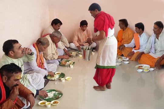 Brahman Bhojan Divya Shraddha Seva - Retail Maharaj