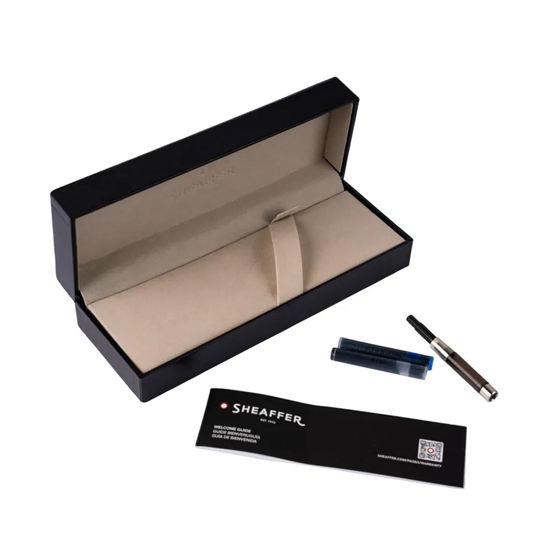Sheaffer 300 Lacquer Fountain Pen Matte Green with Black Trim - Retail Maharaj