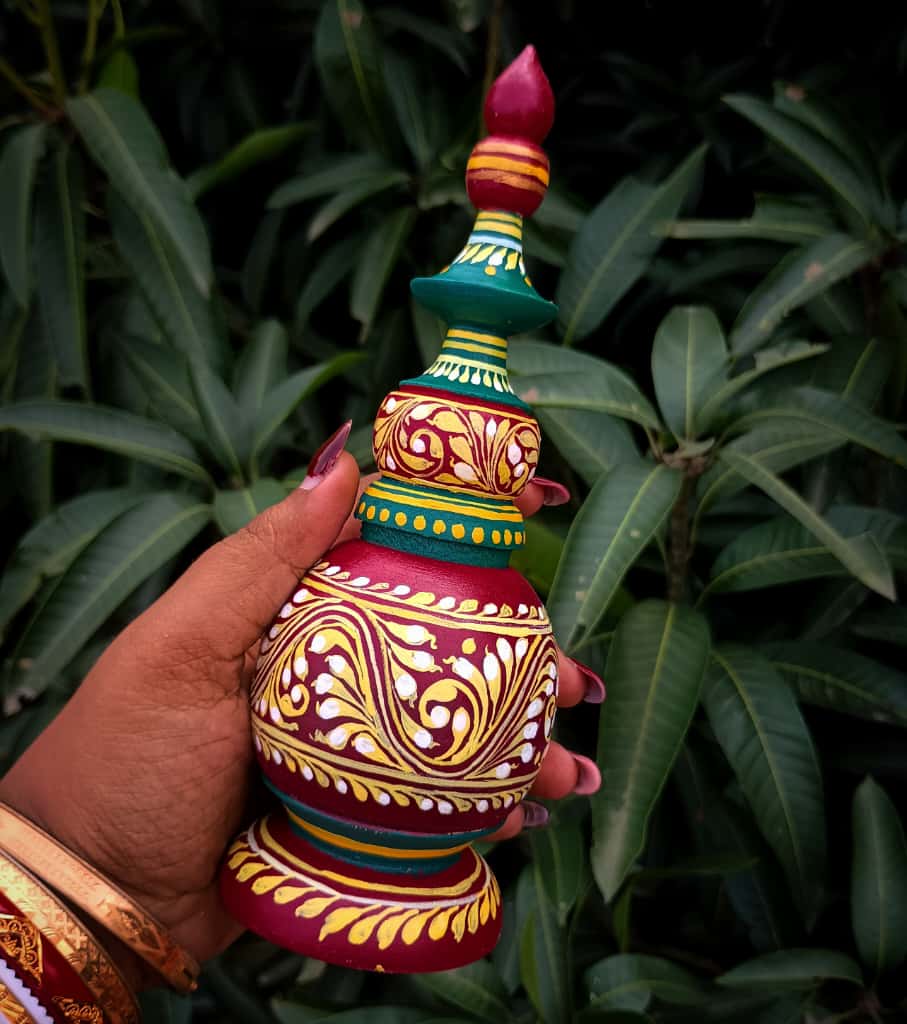 Premium Handcrafted Wooden Bengali Gach Kouto (7.5 Inch) – Traditional Red & Green Bridal Accessory