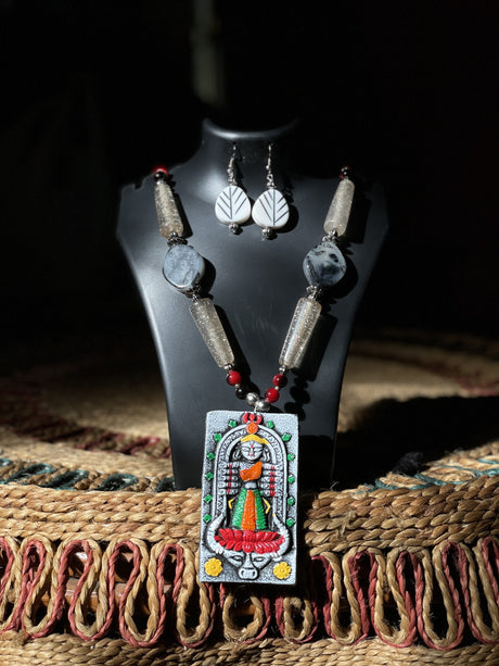 Divine Swastik Necklace Set - Retail Maharaj
