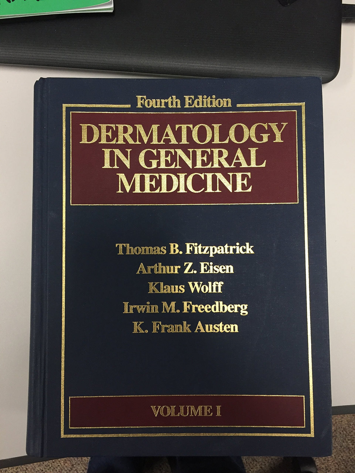 Dermatology in General Medicine: 001 - Retail Maharaj