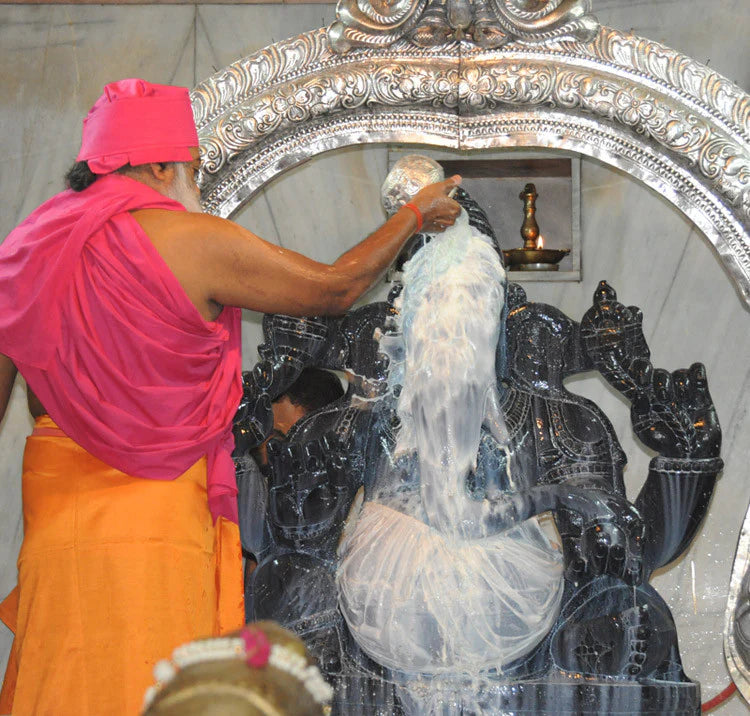 Abhishekam to Ganesha at Brahma Vidya Ganapati Temple - Retail Maharaj