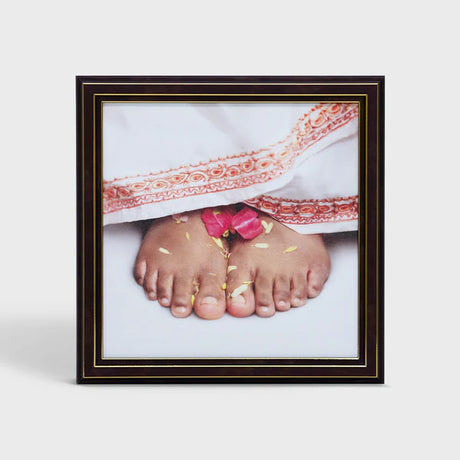 Photo Frame 9 x 9 inch (Sparkle) | Premium Frame featuring Gurudev Sri Sri Ravi Shankar - Retail Maharaj